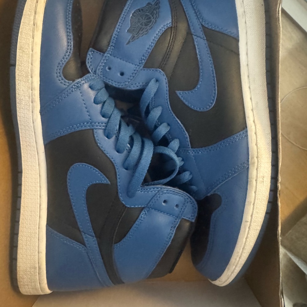 Nike Men's Black and Blue Sneakers